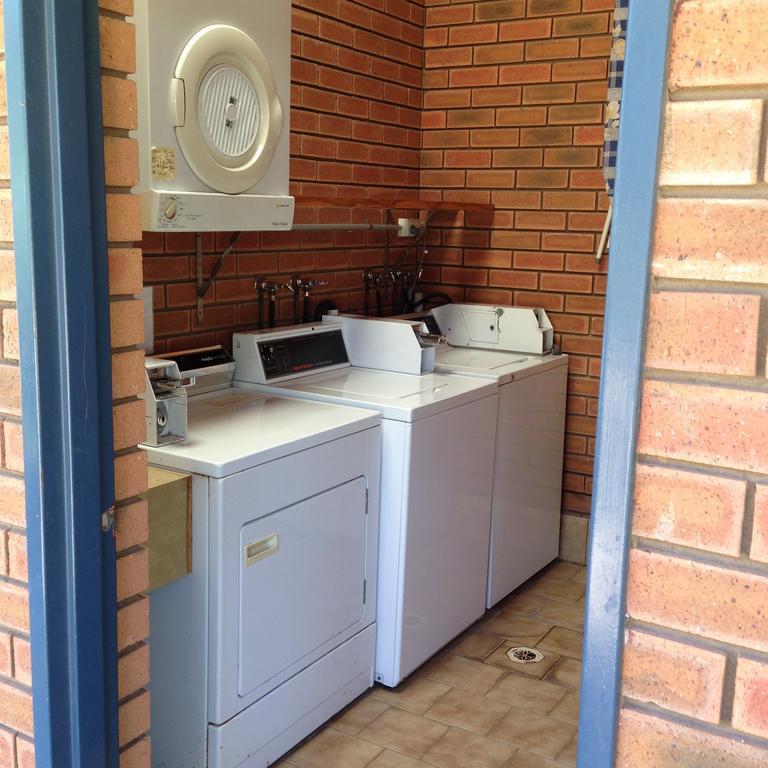 Newell Hwy Caravan Park Parkes Exterior photo
