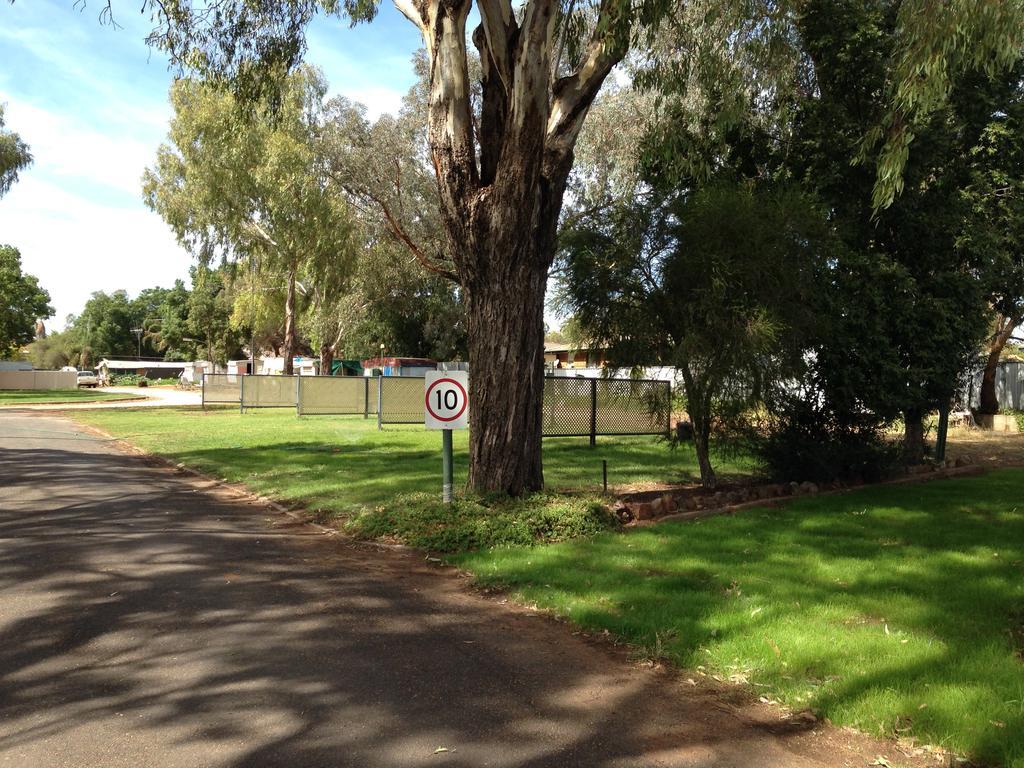Newell Hwy Caravan Park Parkes Exterior photo
